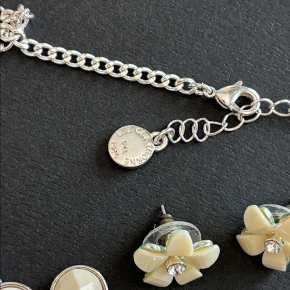 Liz Claibourne Silver toned White Facetted Flower Necklace and earrings set - Picture 4 of 12